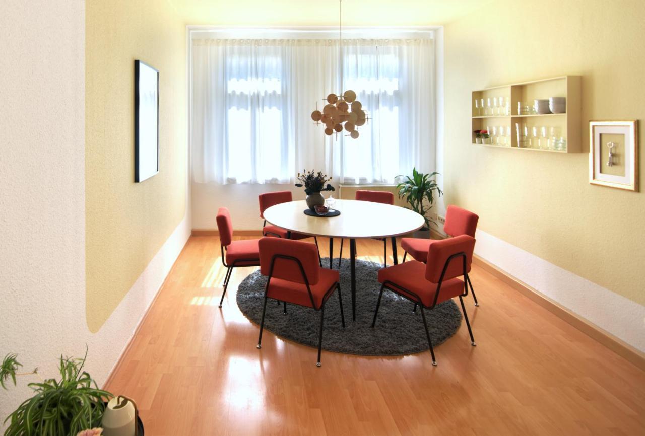Vonbehling Boutique Apartment Mit 65Zoll Tv Und Designerstuecken Halle  Esterno foto