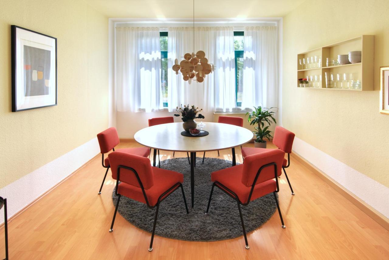 Vonbehling Boutique Apartment Mit 65Zoll Tv Und Designerstuecken Halle  Esterno foto