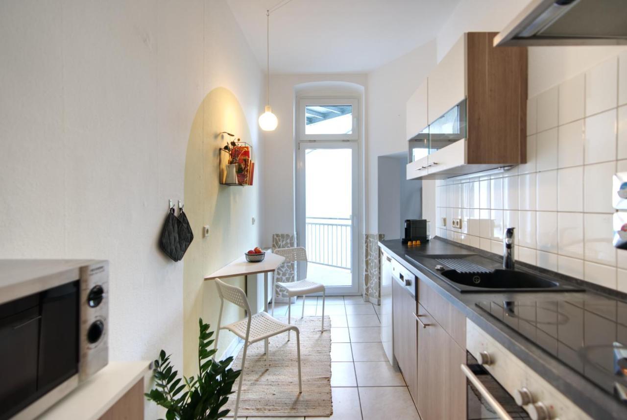 Vonbehling Boutique Apartment Mit 65Zoll Tv Und Designerstuecken Halle  Esterno foto