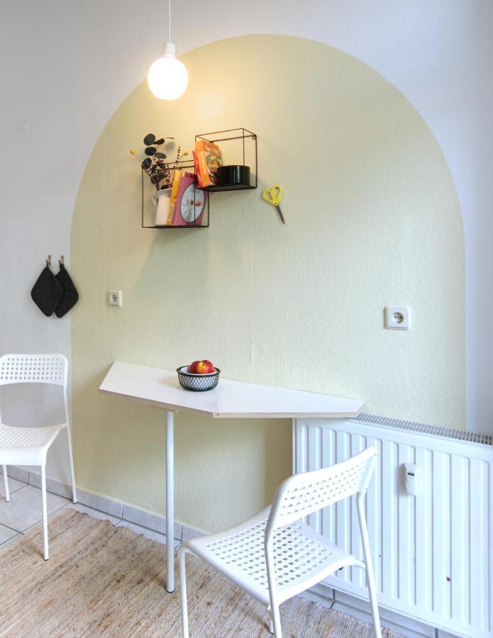 Vonbehling Boutique Apartment Mit 65Zoll Tv Und Designerstuecken Halle  Esterno foto