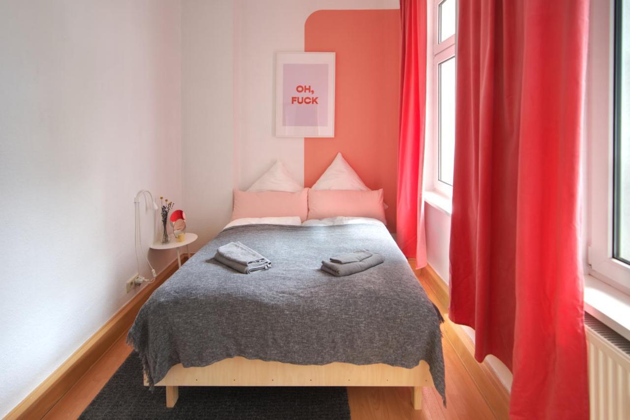 Vonbehling Boutique Apartment Mit 65Zoll Tv Und Designerstuecken Halle  Esterno foto